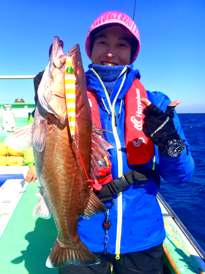 中深海スロージギング あらアラ 高級魚アラが釣れた ハヤブサlady 隼華 Hayaka
