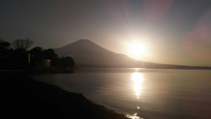 幻想的な早朝の山中湖✨