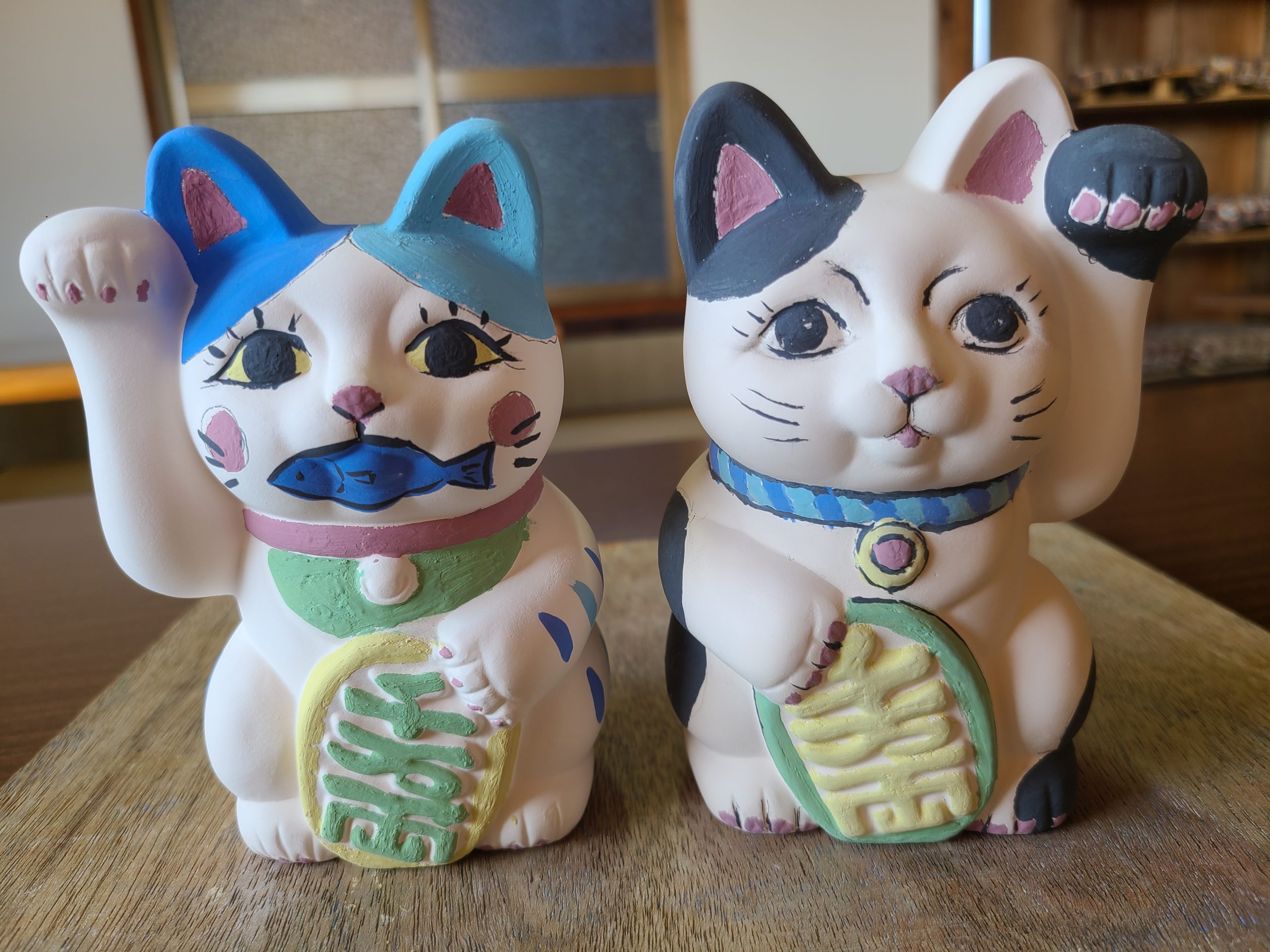 アンティーク伊万里　インパクトのあるお顔が忘れられなき親子の招き猫 utatane｜ニコアンティーク*ご縁猫 招き猫 成金次郎 | Rakuten