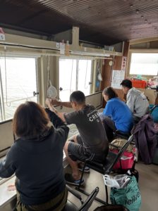 船の中