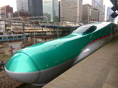 ハヤブサLady隼華が新幹線はやぶさに乗る。